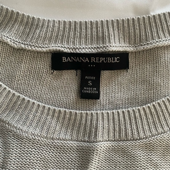 Banana Republic Sleeveless Sweater Womens Size Small Gray Round Neck Preppy - Picture 2 of 7